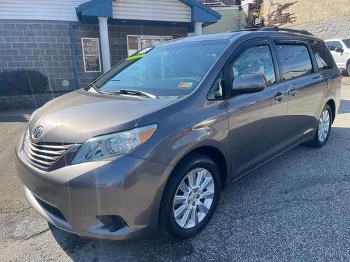 2015 Toyota Sienna LE