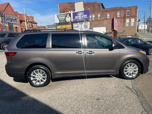 2015 Toyota Sienna LE