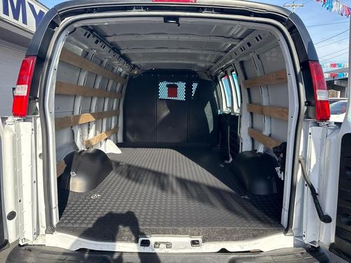 2024 GMC Savana 2500 Work Van