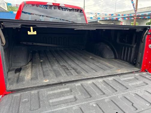 Red 2016 Ford F-150 XLT