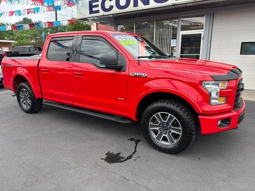 Red 2016 Ford F-150 XLT