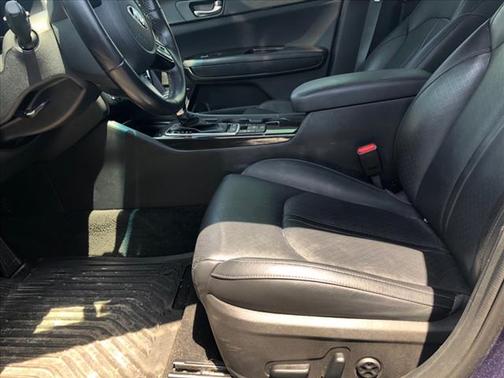 Photo 2 of 7 of 2020 Kia Optima EX Premium
