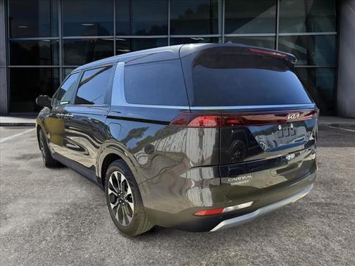 2024 Kia Carnival EX