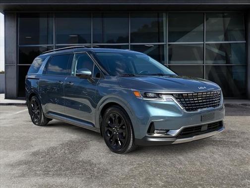 2023 Kia Carnival SX