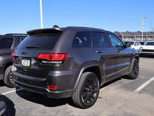 2020 Jeep Grand Cherokee Laredo