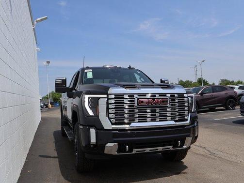 2025 GMC Sierra 2500 Denali