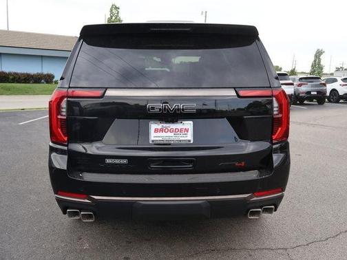 Onyx Black 2026 GMC Yukon AT4 Ultimate