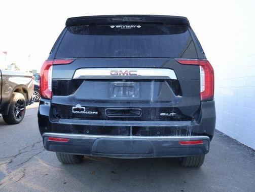 2022 GMC Yukon XL SLT