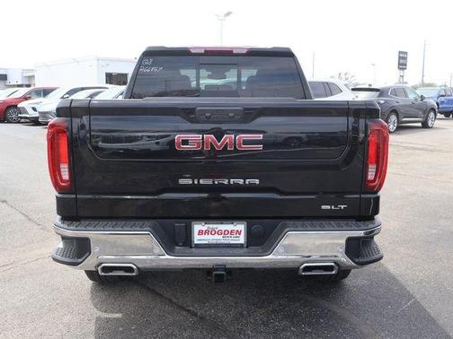 Onyx Black 2026 GMC Sierra 1500 SLT
