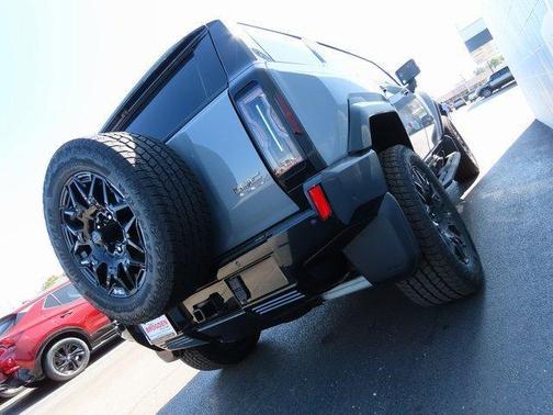 2025 GMC HUMMER EV SUV 2X