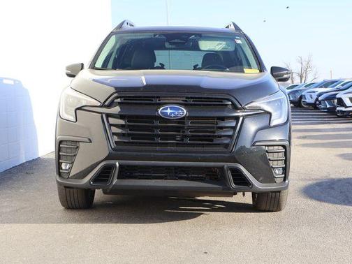 Crystal Black Silica 2023 Subaru Ascent Onyx Edition