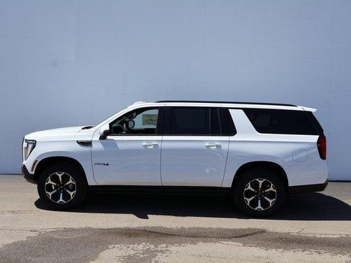 2025 GMC Yukon XL AT4