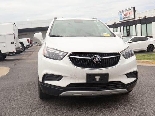 Summit White 2017 Buick Encore Preferred