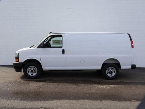 2025 GMC Savana 2500 Work Van