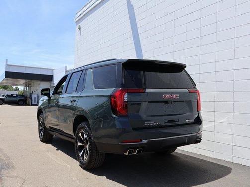 2025 GMC Yukon AT4
