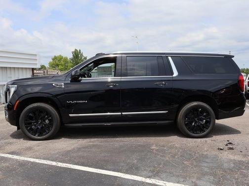 Onyx Black 2026 GMC Yukon XL Elevation