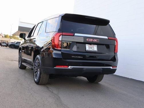 2025 GMC Yukon Elevation