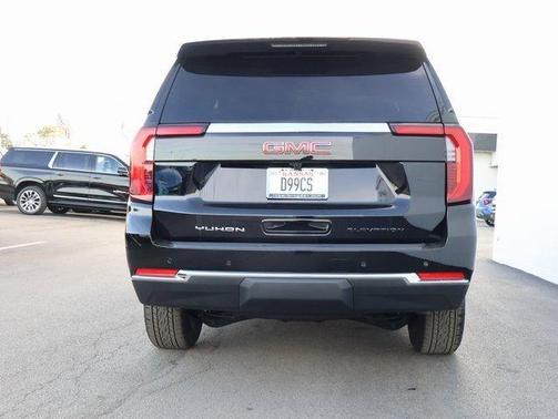 2025 GMC Yukon Elevation