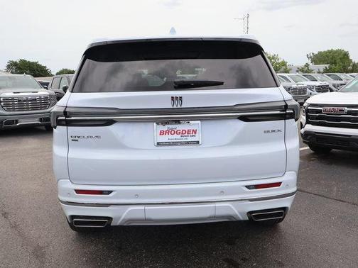 White Tri-Coat 2026 Buick Enclave AVENIR