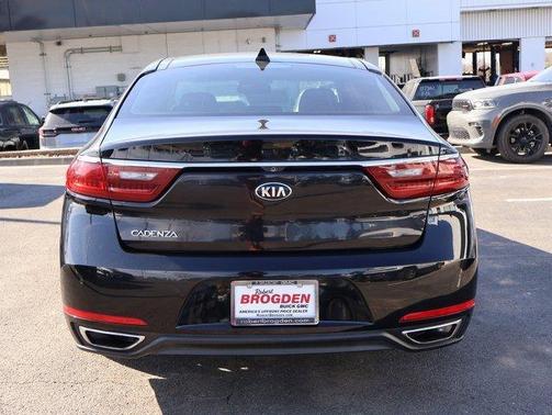 2017 Kia Cadenza Premium