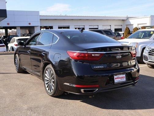 2017 Kia Cadenza Premium
