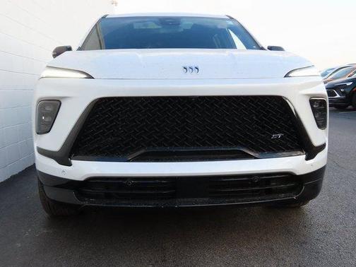 White Frost Tri-Coat 2025 Buick Enclave Sport Touring