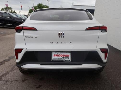 Summit White 2026 Buick Envista Preferred