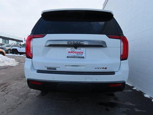 2022 GMC Yukon XL AT4