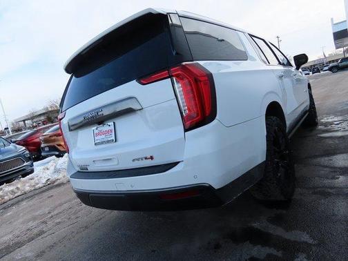 2022 GMC Yukon XL AT4