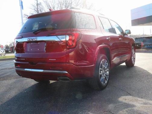 2023 GMC Acadia Denali