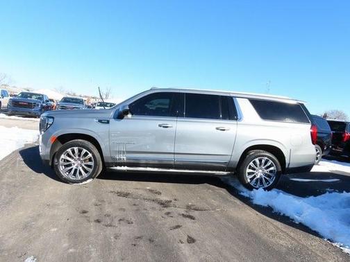 2023 GMC Yukon XL SLT