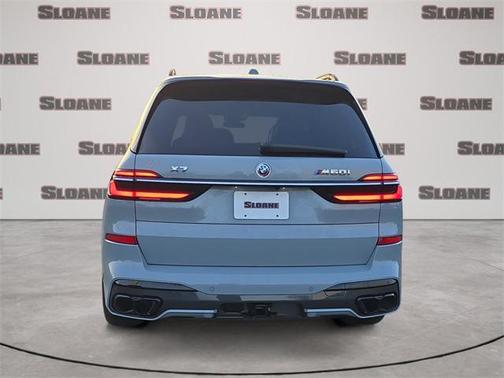 2023 BMW X7 M60i