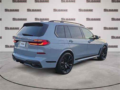 2023 BMW X7 M60i