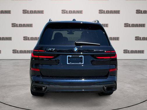 Carbon Black Metallic 2027 BMW X7 xDrive40i