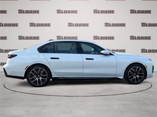 2026 BMW 750e i xDrive