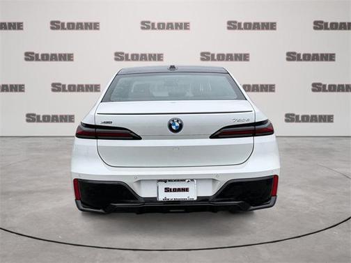 2026 BMW 750e i xDrive