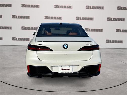 2026 BMW 750e i xDrive