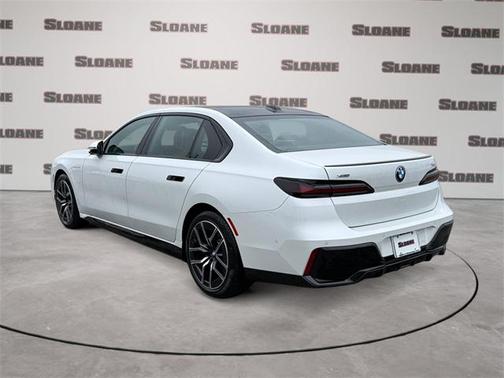 2026 BMW 750e i xDrive