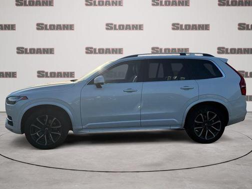 Crystal White Pearl 2019 Volvo XC90 T6 Momentum