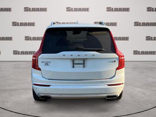 Crystal White Pearl 2019 Volvo XC90 T6 Momentum