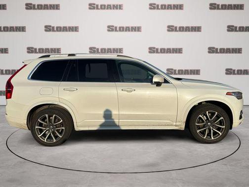 Crystal White Pearl 2019 Volvo XC90 T6 Momentum