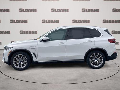 Alpine White 2022 BMW X5 PHEV xDrive45e