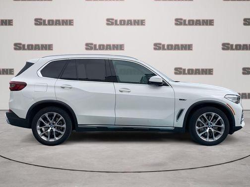 Alpine White 2022 BMW X5 PHEV xDrive45e
