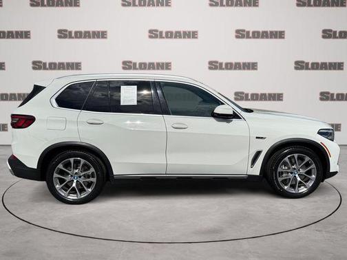 Alpine White 2022 BMW X5 PHEV xDrive45e