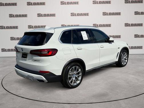 Alpine White 2022 BMW X5 PHEV xDrive45e