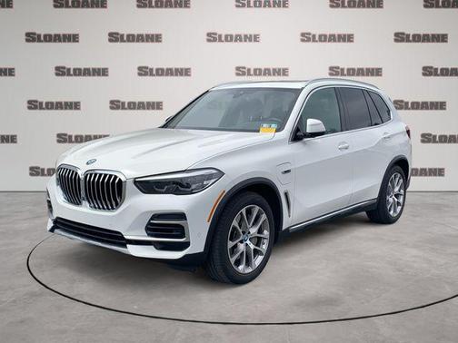 Alpine White 2022 BMW X5 PHEV xDrive45e