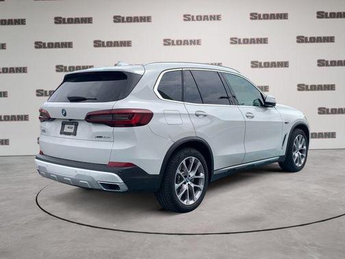 Alpine White 2022 BMW X5 PHEV xDrive45e