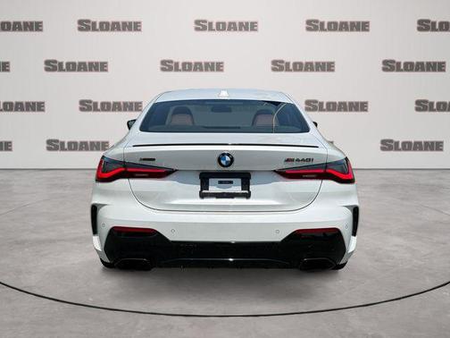 Mineral White Metallic 2024 BMW M440 i xDrive