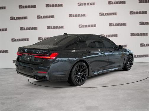 2022 BMW 740 i