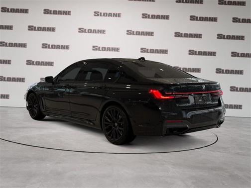 2022 BMW 740 i